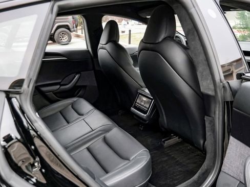 Used 2022 Tesla Model S Base image 40