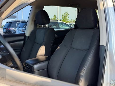 Used 2020 Nissan Pathfinder S FWD image 13