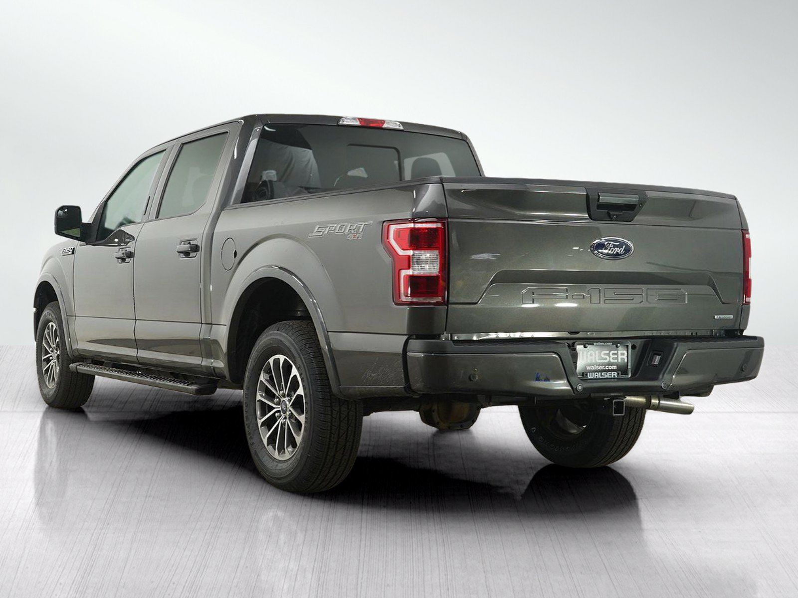 Used 2018 Ford F150 XLT w/ Equipment Group 302A Luxury AWD/4WD image 4