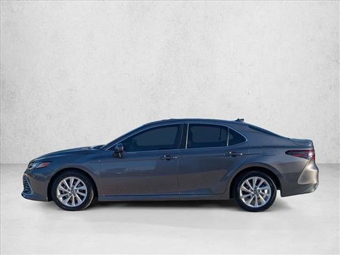 Used 2021 Toyota Camry LE FWD image 9