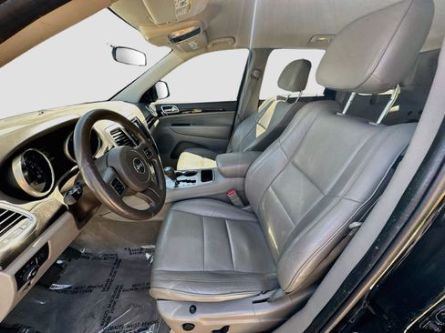 Used 2011 Jeep Grand Cherokee Laredo AWD/4WD image 13