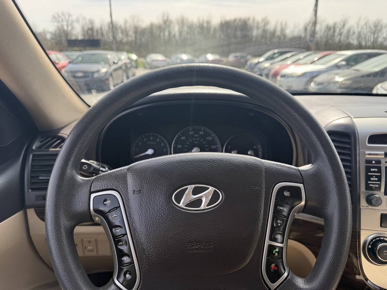 Used 2010 Hyundai Santa Fe GLS FWD image 11