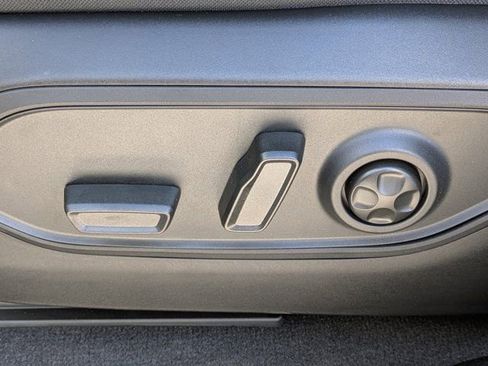 New 2025 Jeep Grand Cherokee L Altitude image 18