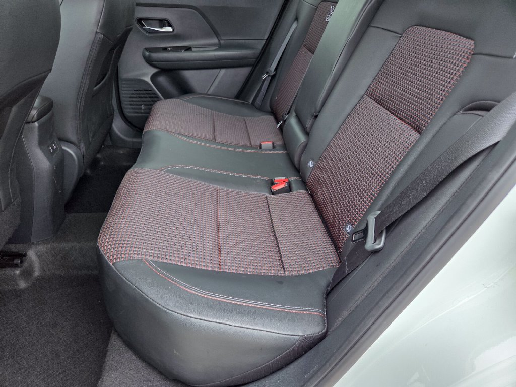 Used 2026 Nissan Kicks SR FWD image 23