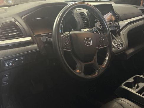 Used 2024 Honda Odyssey Sport image 2