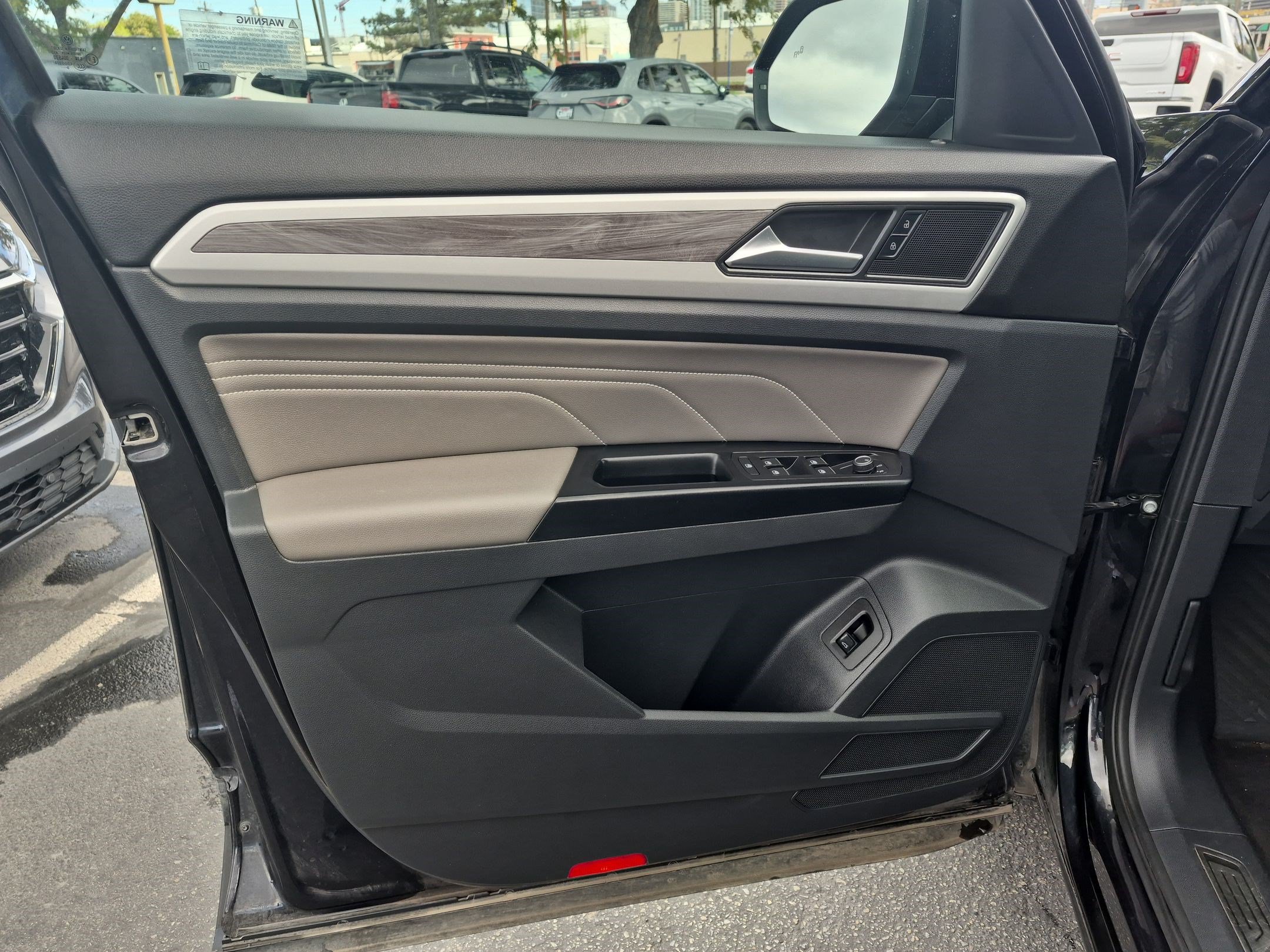 Used 2021 Volkswagen Atlas Cross Sport SE AWD/4WD image 14