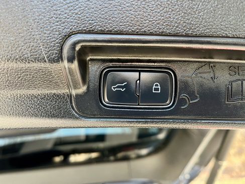 Used 2021 Ford Explorer XLT w/ Equipment Group 202A image 17