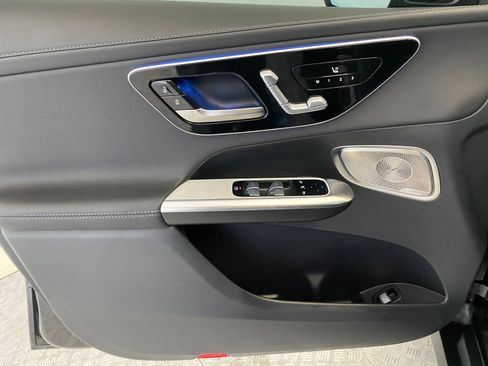 Used 2024 Mercedes-Benz GLC 300 4MATIC image 11