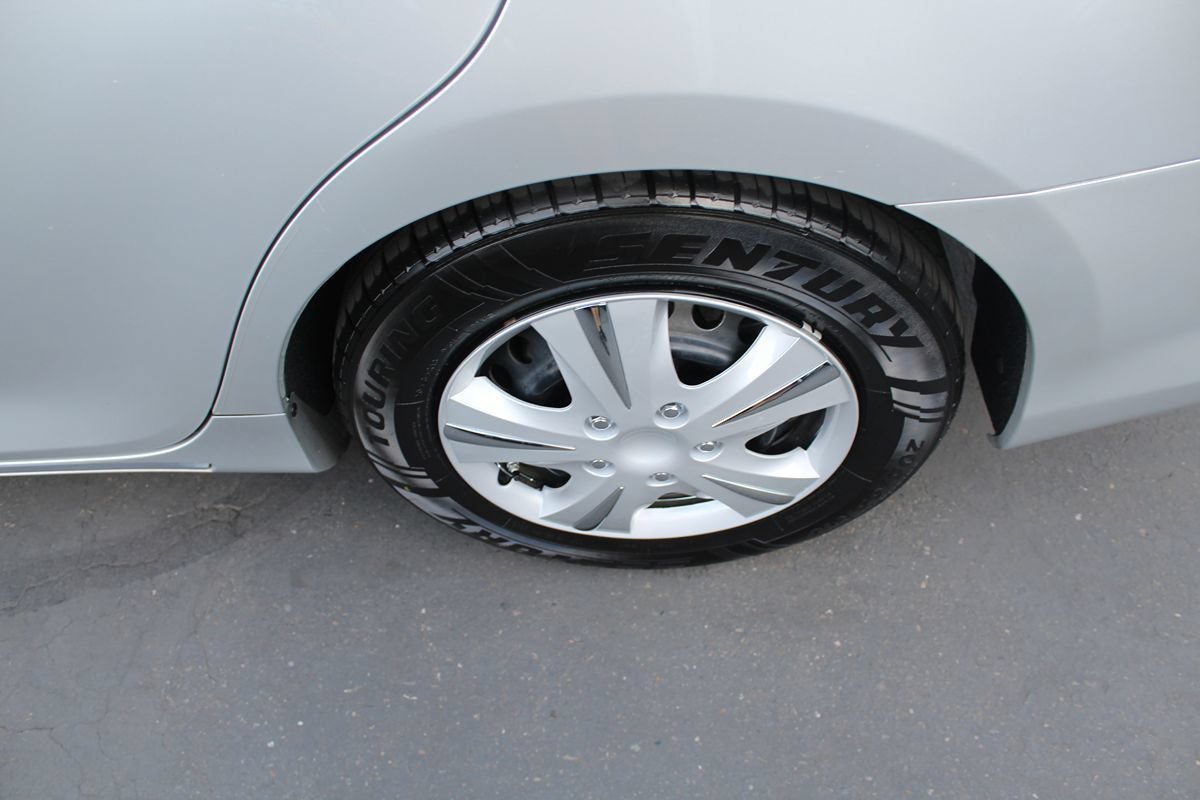 Used 2014 Toyota Camry LE FWD image 13