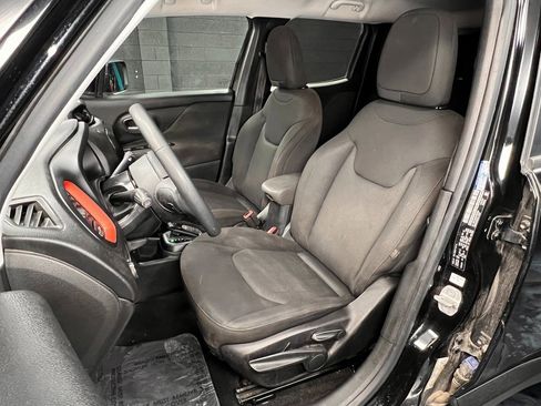 Used 2018 Jeep Renegade Sport w/ Power & Air Group image 3