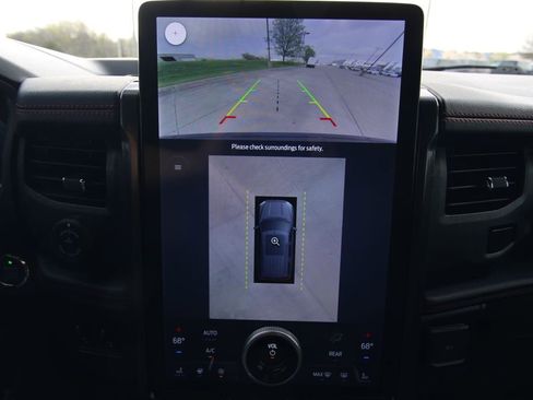 Used 2023 Ford Expedition Max Limited image 13