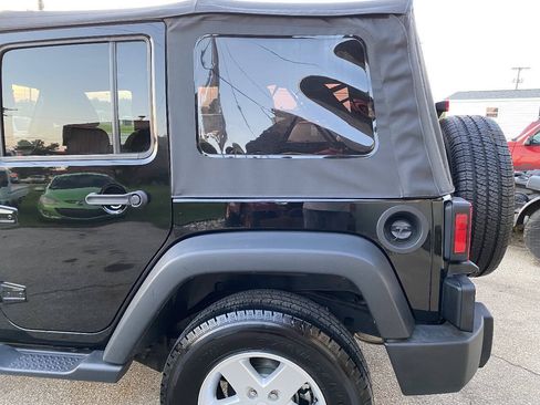 Used 2018 Jeep Wrangler Unlimited Sport S AWD/4WD image 45