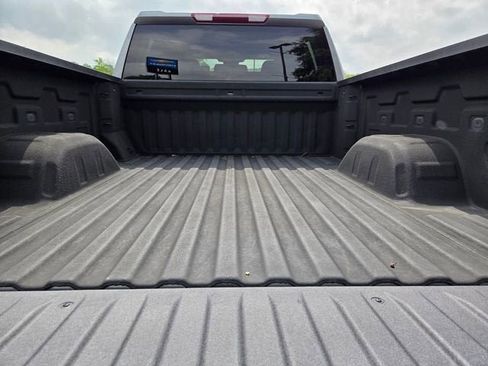 Used 2024 Chevrolet Silverado 1500 LT RWD image 15