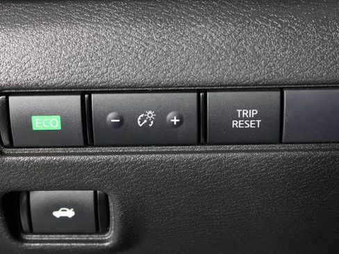 Certified 2024 Nissan Sentra SV FWD image 23