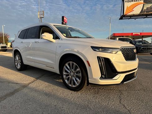 Certified 2023 Cadillac XT6 Premium Luxury image 11