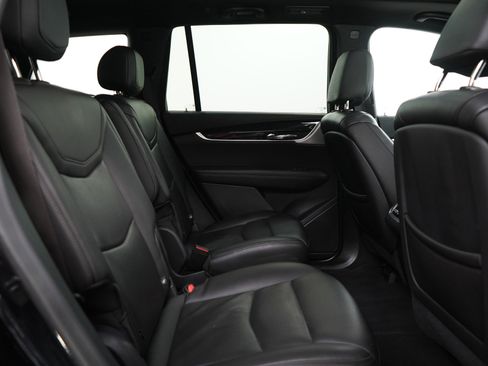 Used 2021 Cadillac XT6 Premium Luxury image 12