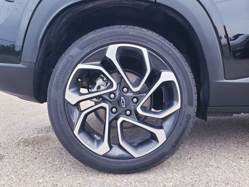 Used 2025 Chevrolet Trax RS w/ Sunroof Package image 9