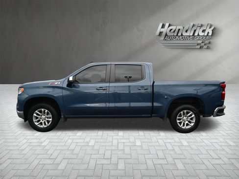 Used 2024 Chevrolet Silverado 1500 LT w/ Z71 Off-Road Package AWD/4WD image 7