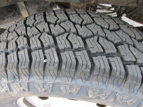 Used 2017 Ford F150 XL w/ Equipment Group 101A Mid AWD/4WD image 7