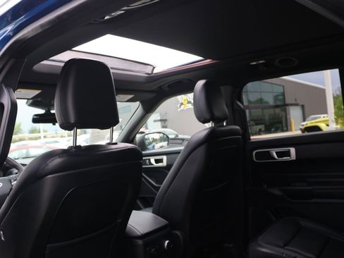 Used 2020 Ford Explorer XLT w/ Equipment Group 202A image 35