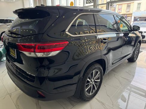 Used 2019 Toyota Highlander XLE AWD/4WD image 7