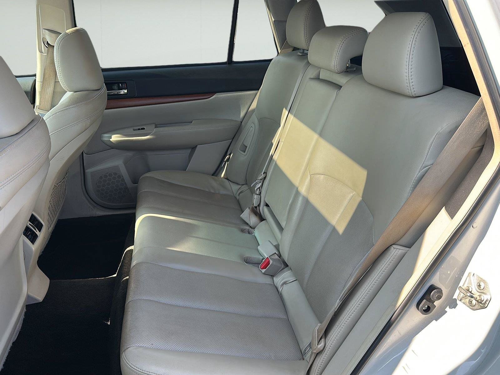 Used 2013 Subaru Outback 2.5i Limited AWD/4WD image 11