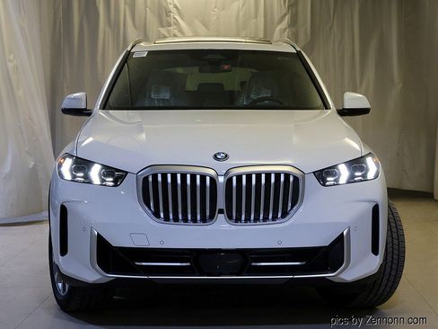 New 2026 BMW X5 xDrive50e w/ Climate Comfort Package image 5