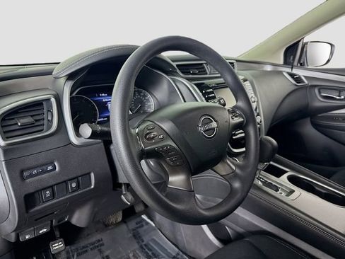 Used 2023 Nissan Murano S image 9
