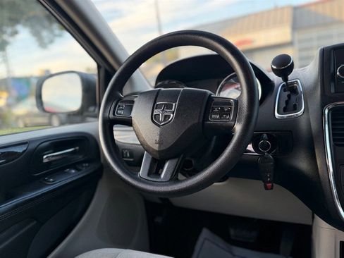 Used 2012 Dodge Grand Caravan SE image 17