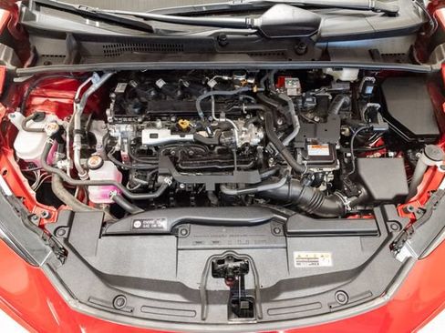 Used 2025 Toyota Prius LE FWD image 3