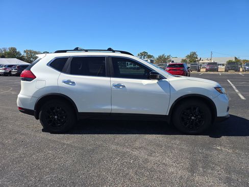 Used 2017 Nissan Rogue SV w/ Midnight Edition image 3
