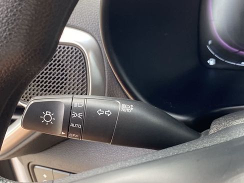 Used 2023 Kia Soul LX w/ LX Technology Package FWD image 24