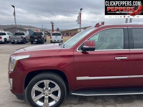 Used 2020 Cadillac Escalade Luxury image 2