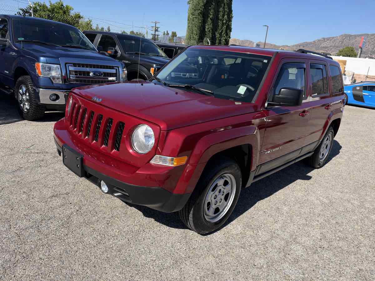 Used 2016 Jeep Patriot Sport w/ Power Value Group AWD/4WD image 3