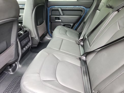 New 2025 Land Rover Defender 110 S image 5