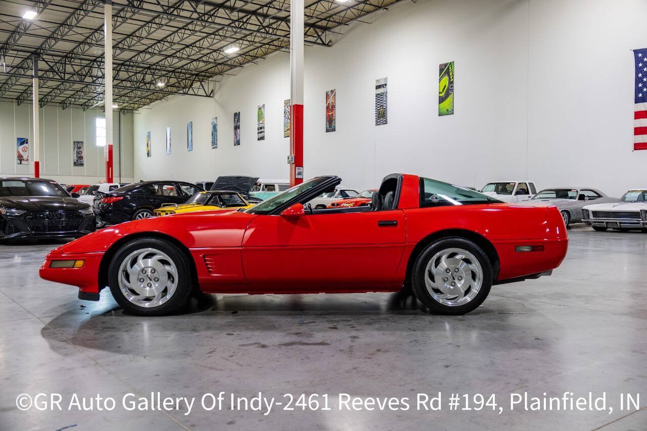 Used 1996 Chevrolet Corvette Coupe RWD image 4