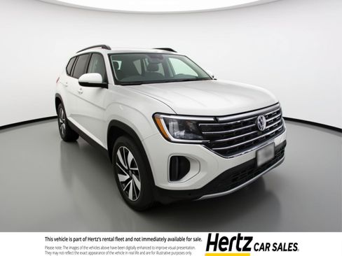 Used 2025 Volkswagen Atlas SE image 1