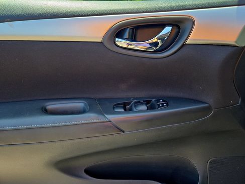 Used 2018 Nissan Sentra S w/ S Midnight Style Package FWD image 14