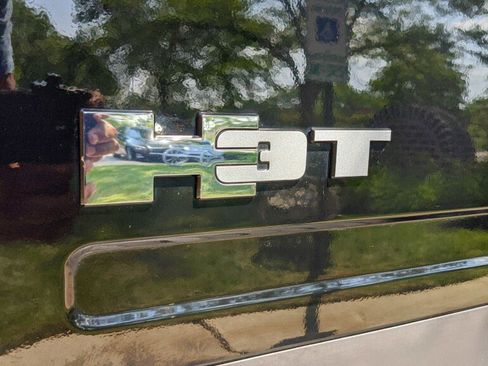 Used 2010 HUMMER H3T image 29