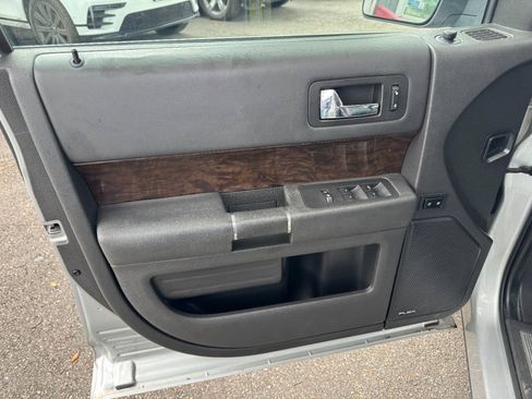 Used 2013 Ford Flex Limited FWD image 39