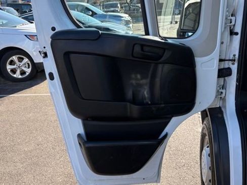 Used 2018 RAM ProMaster 2500 w/ Interior Convenience Group image 16