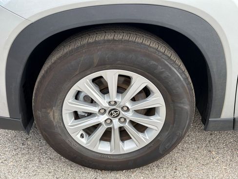 Used 2025 Toyota Grand Highlander FWD image 24