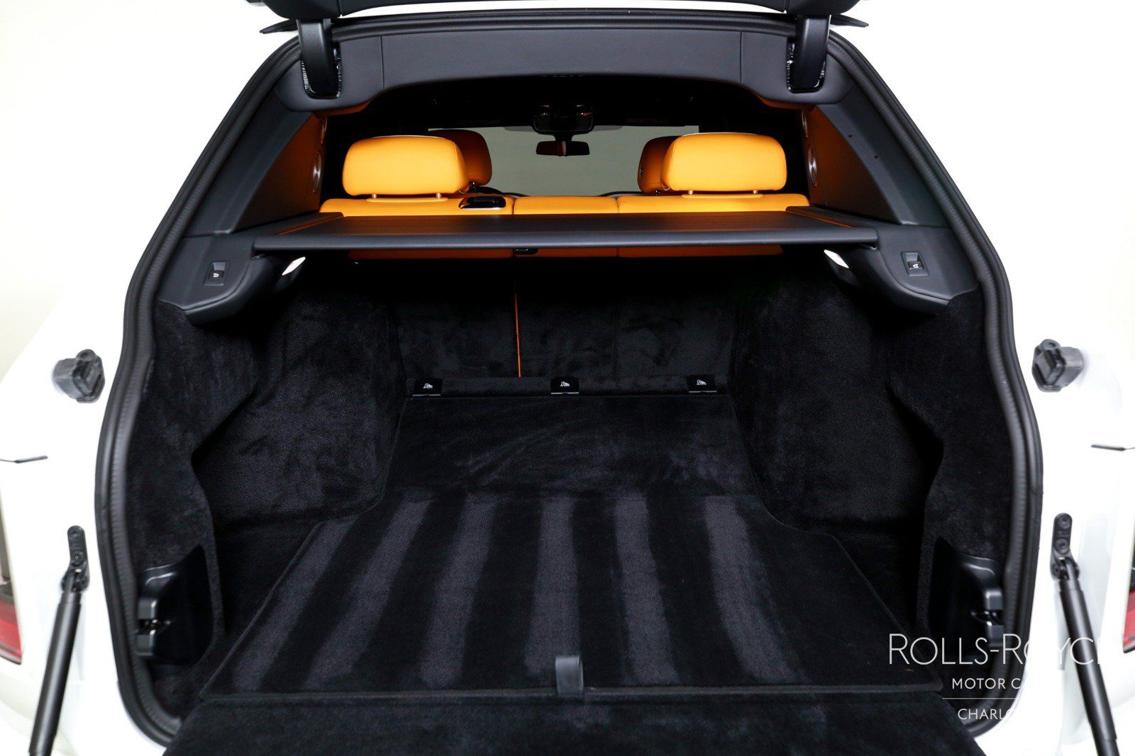 Used 2025 Rolls-Royce Cullinan AWD/4WD image 24