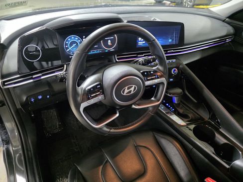 Certified 2025 Hyundai Elantra Limited image 26