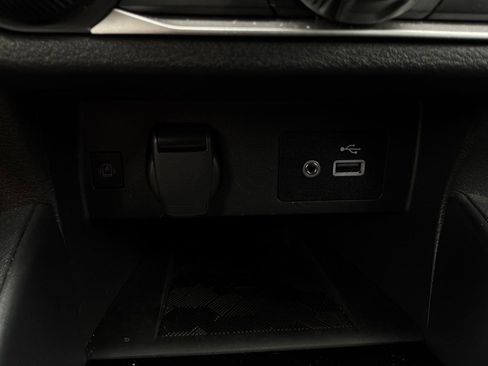 Used 2025 Nissan Versa SV FWD image 23