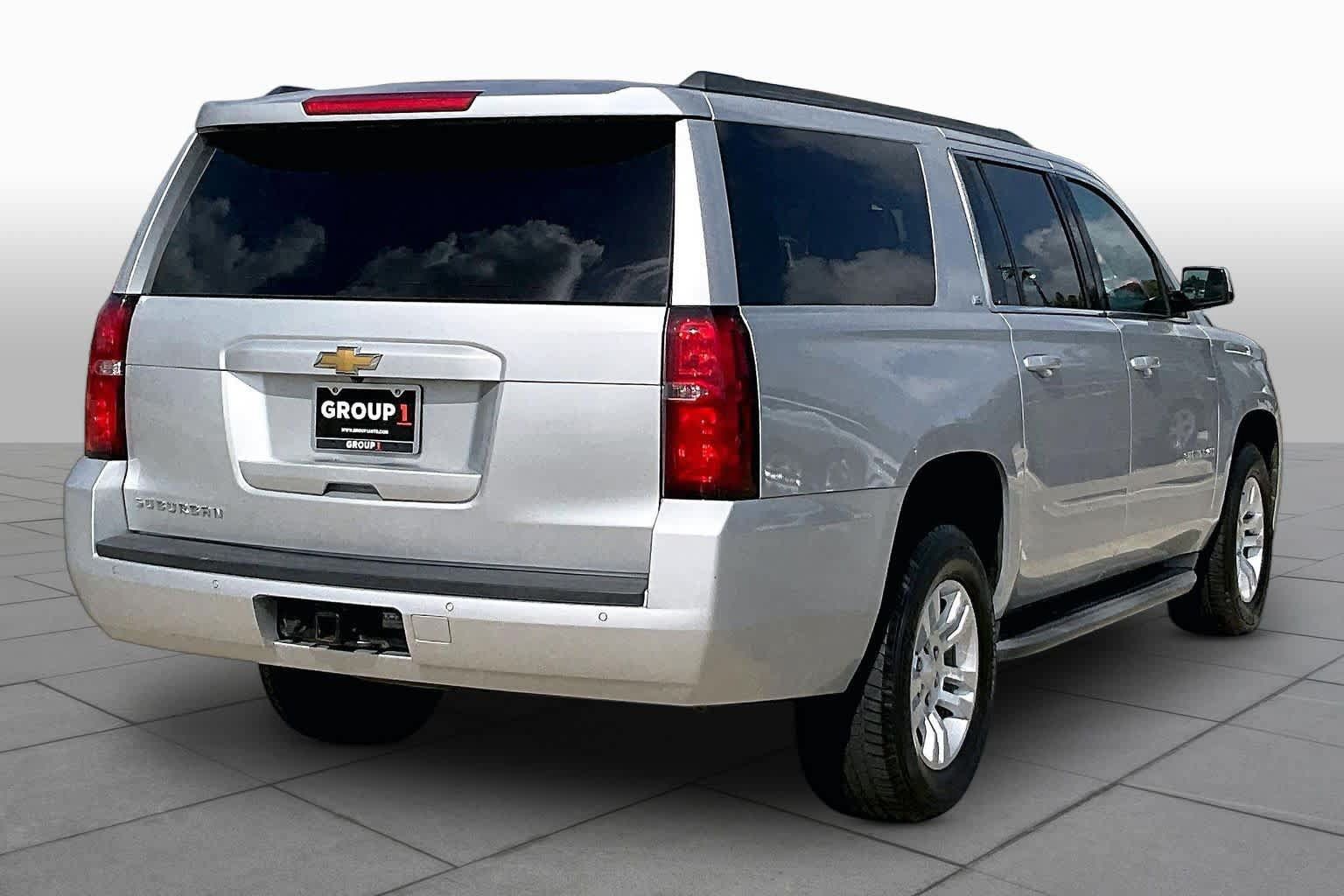 Used 2016 Chevrolet Suburban LS RWD image 13