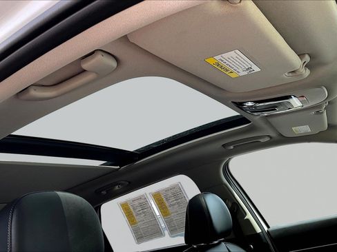 Used 2023 Kia Sorento S w/ Panoramic Sunroof Package AWD/4WD image 19