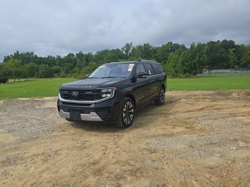 Used 2025 Ford Expedition Max Platinum w/ Driver's Package AWD/4WD image 2