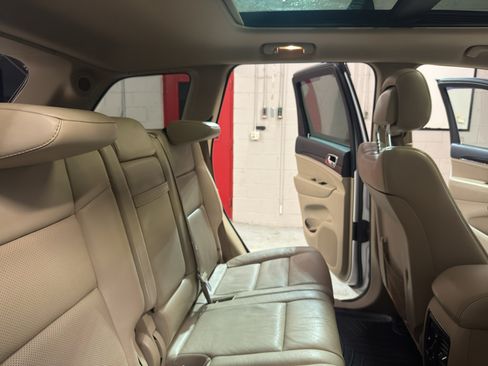 Used 2014 Jeep Grand Cherokee Limited w/ Luxury Group II AWD/4WD image 28