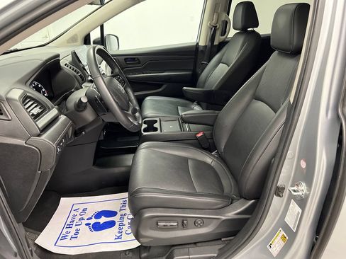 Used 2025 Honda Odyssey EX-L image 16